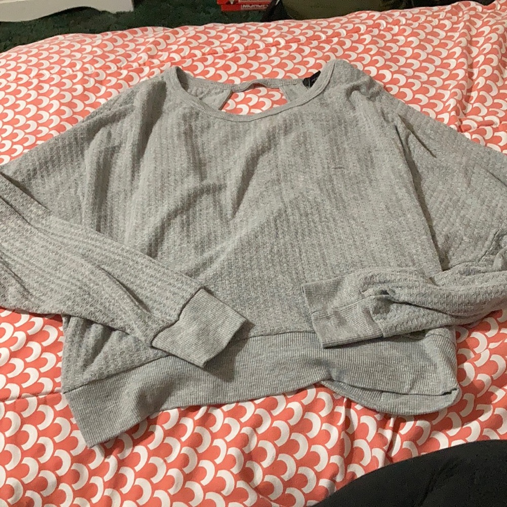 Comfortable & cute top with open back!